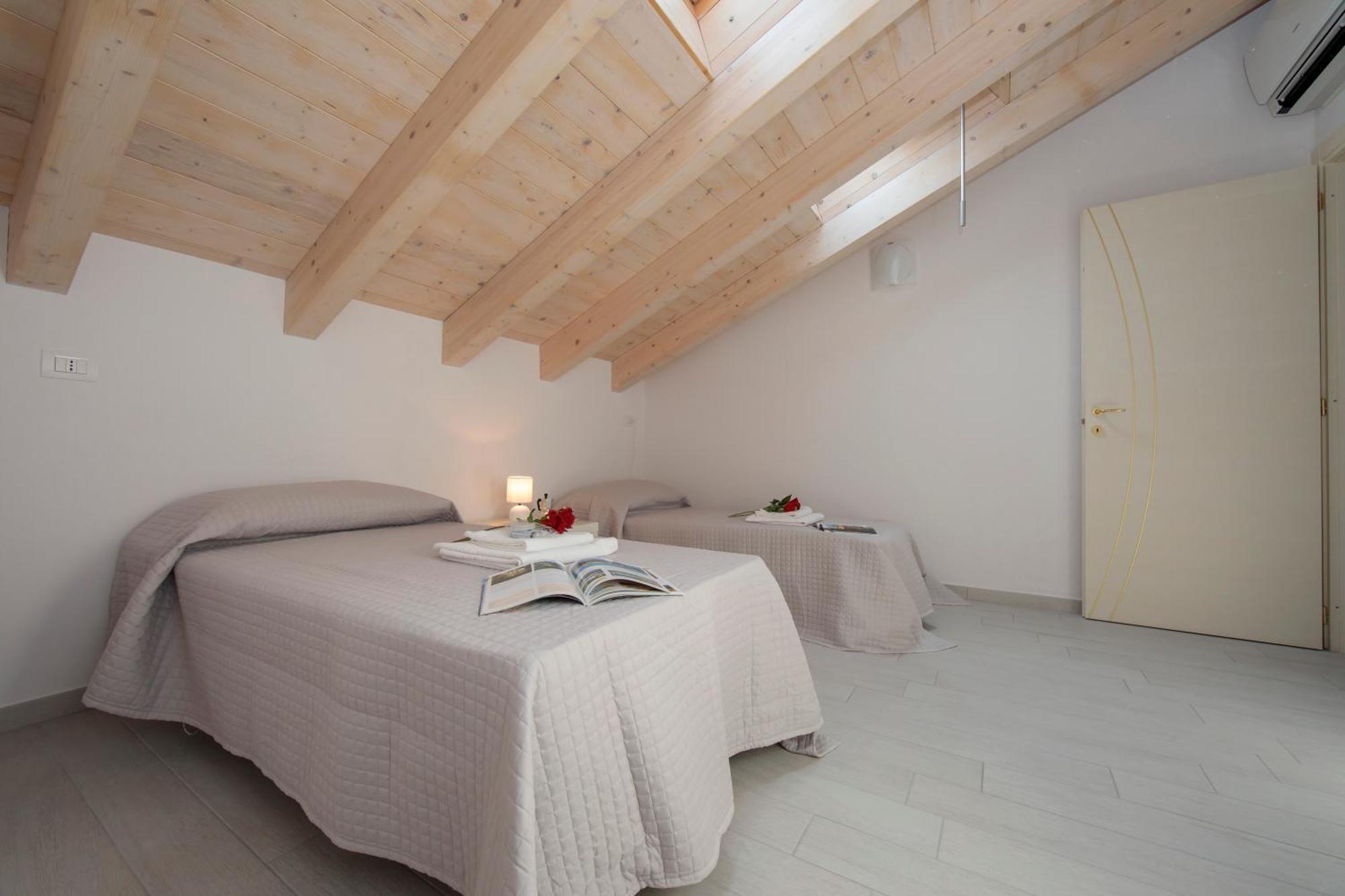 Silver Lake Apartment - Happy Rentals Angera Exterior foto
