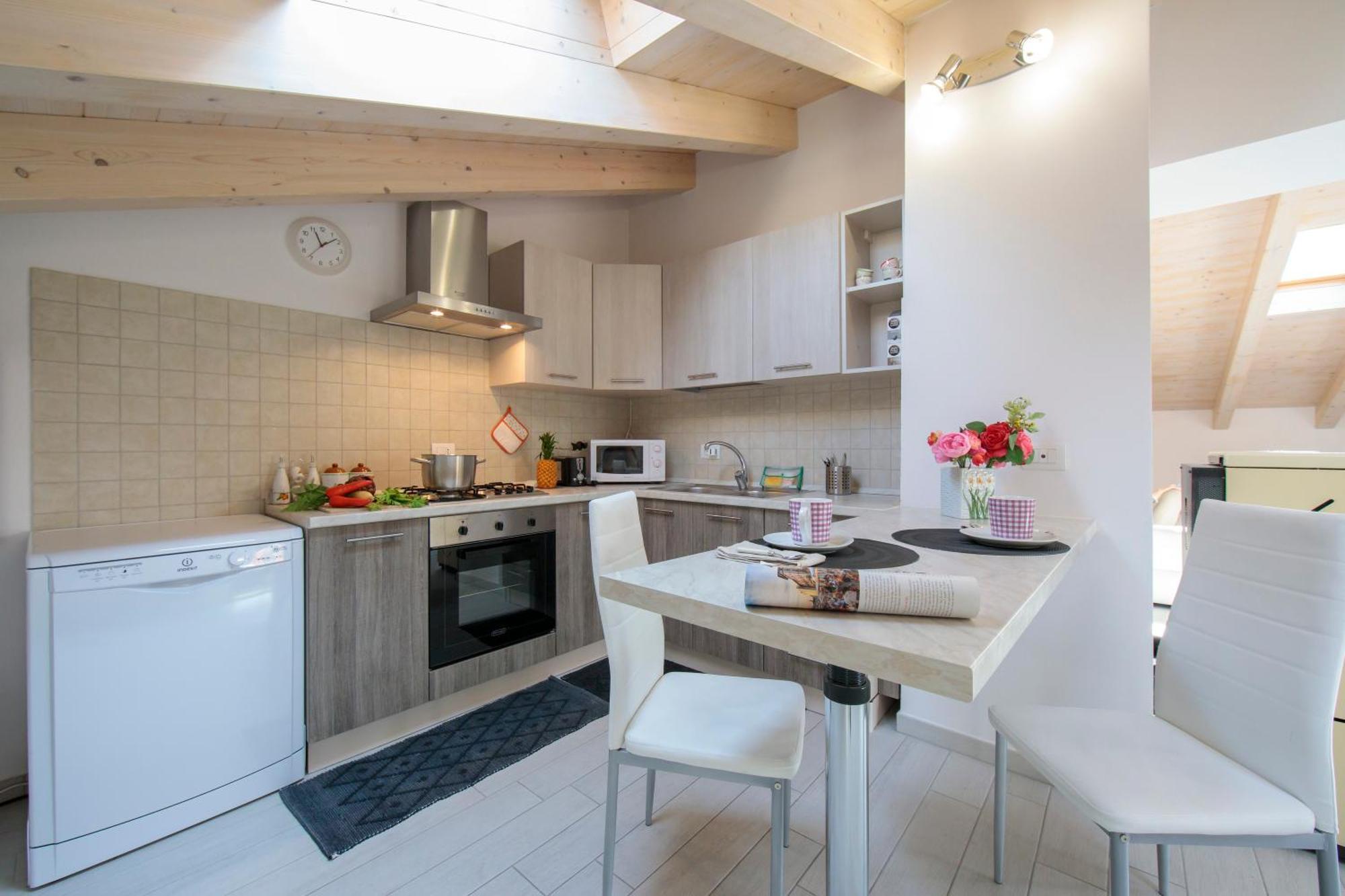 Silver Lake Apartment - Happy Rentals Angera Exterior foto